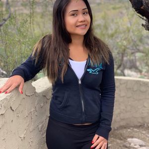 Meet your Posher, Claudine